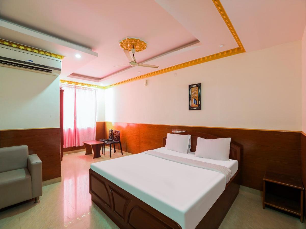 Capital O 84002 Hotel Top In Town President Kushālnagar מראה חיצוני תמונה