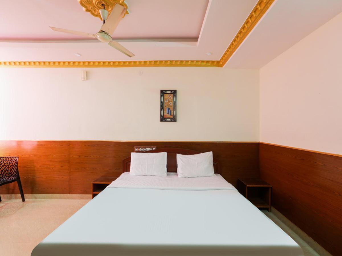 Capital O 84002 Hotel Top In Town President Kushālnagar מראה חיצוני תמונה