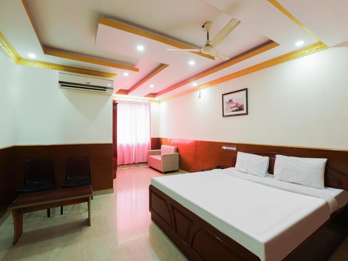 Capital O 84002 Hotel Top In Town President Kushālnagar מראה חיצוני תמונה